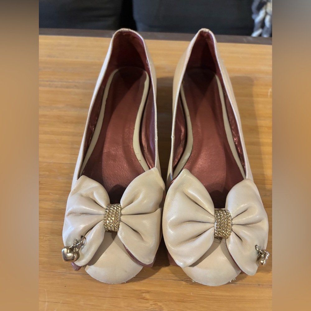 Elegant Cream Bow Women's Shoes